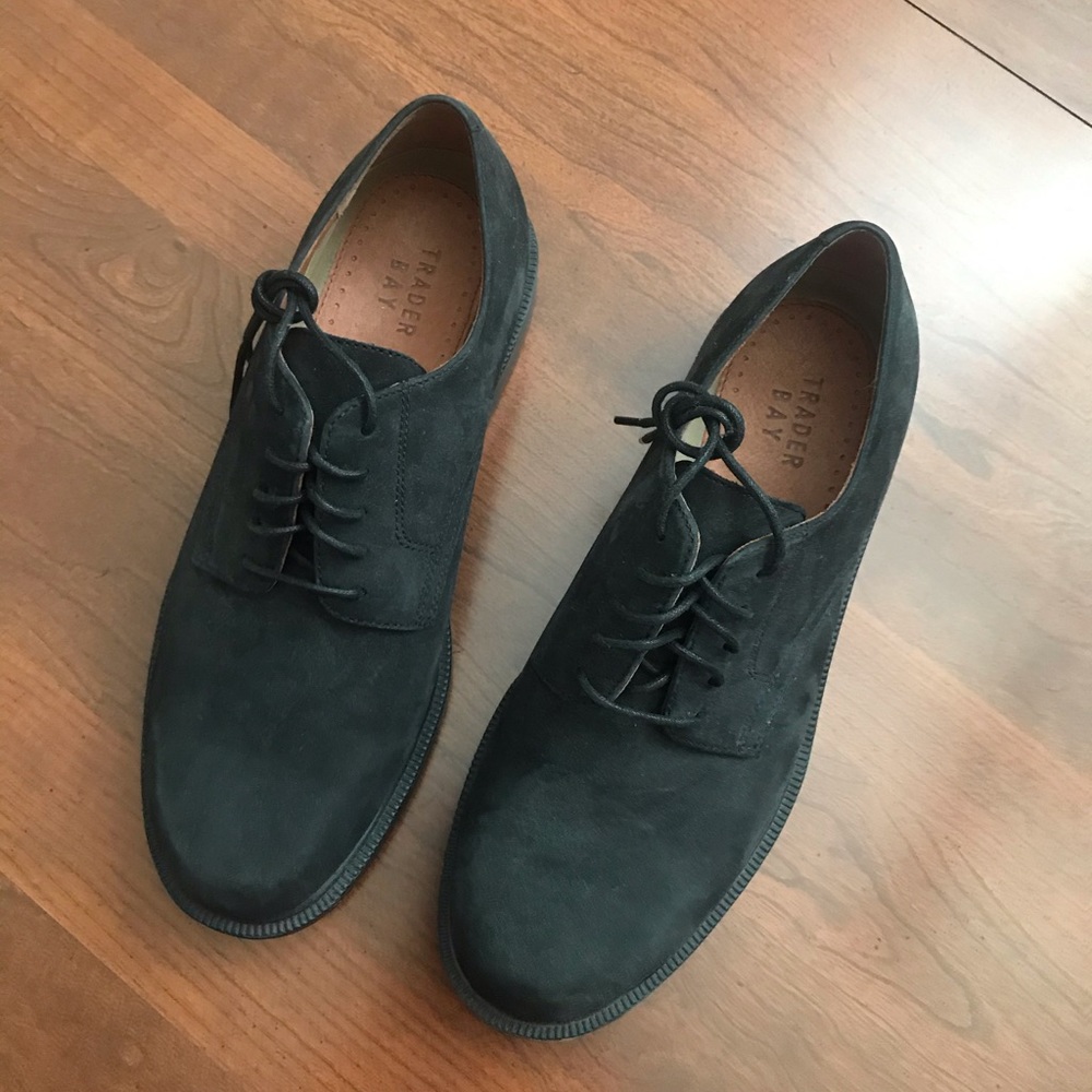Men’s Black Casual Shoes Leather Uppers Size 9.5